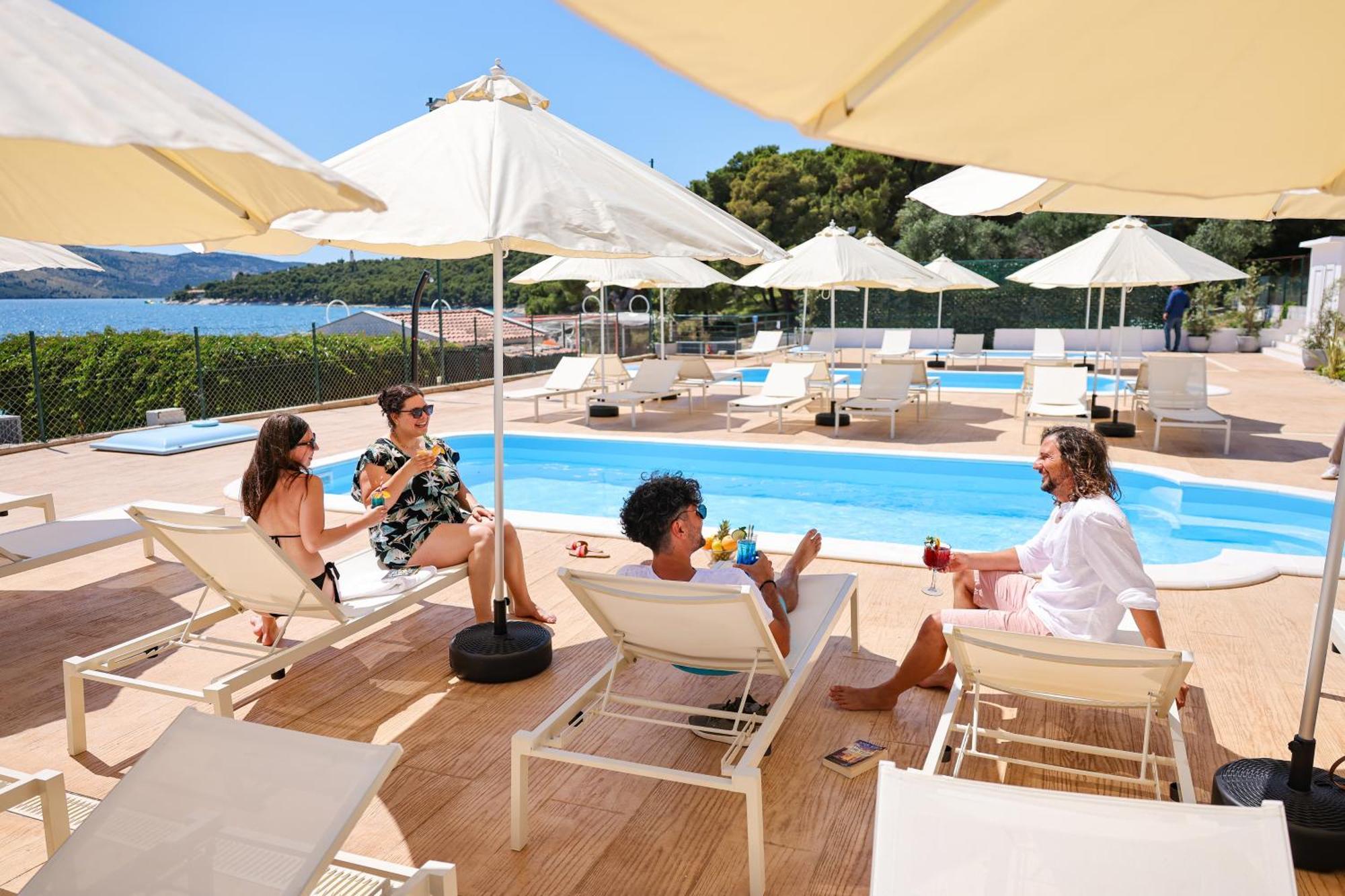 Apartments Medena Trogir Luaran gambar