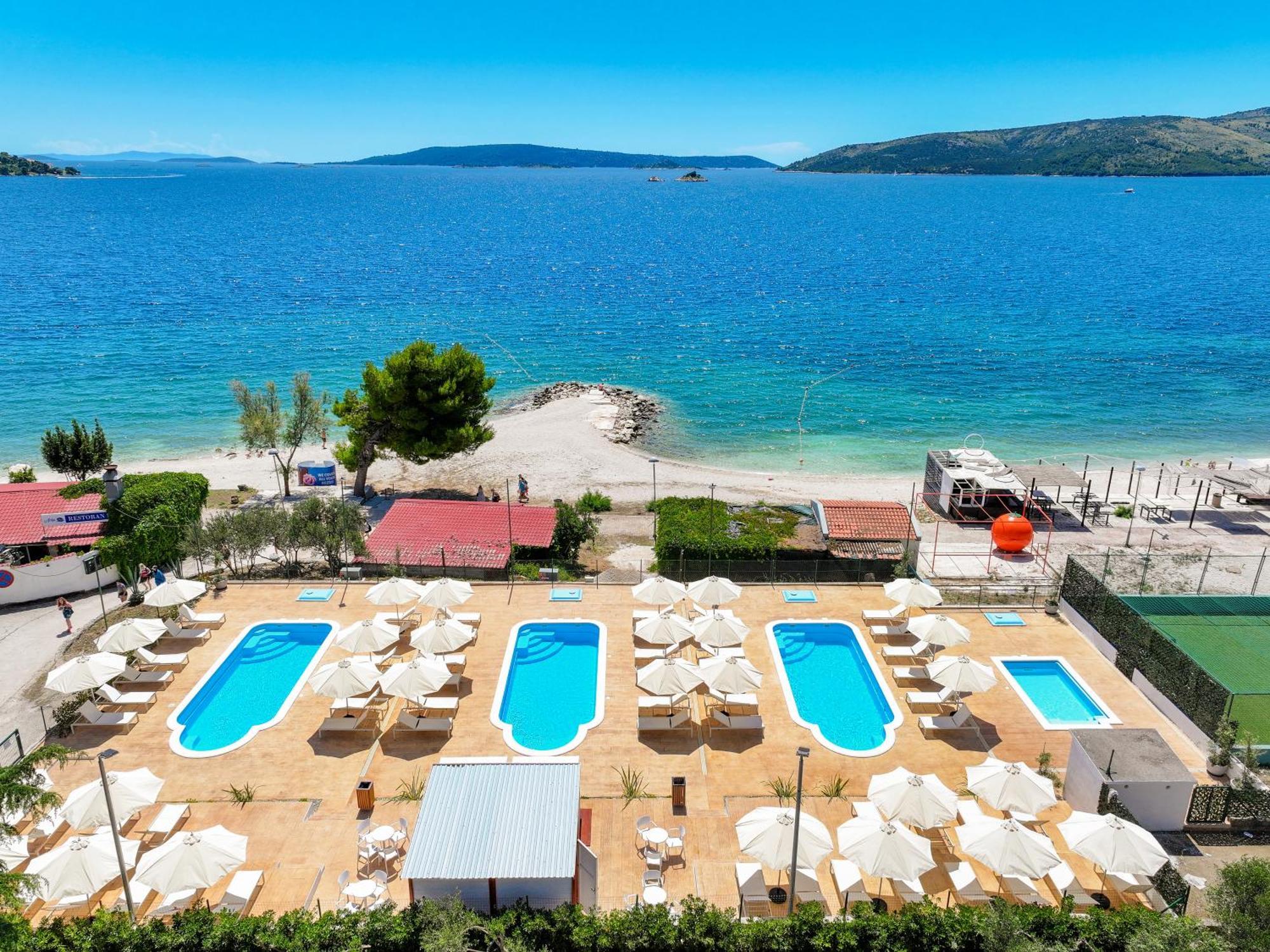 Apartments Medena Trogir Luaran gambar
