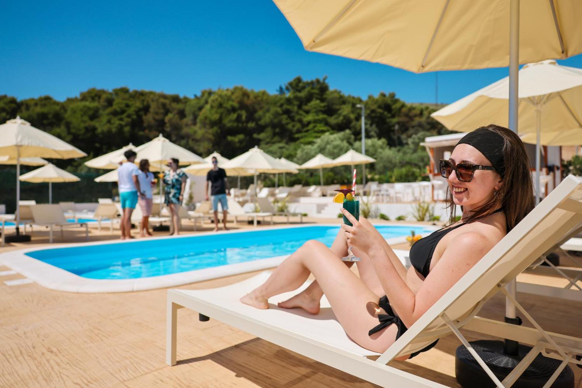 Apartments Medena Trogir Luaran gambar
