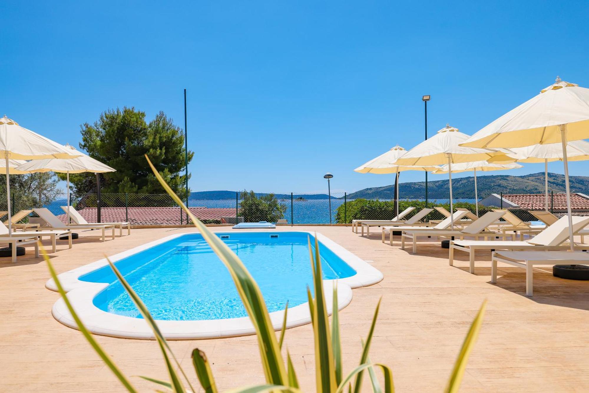 Apartments Medena Trogir Luaran gambar